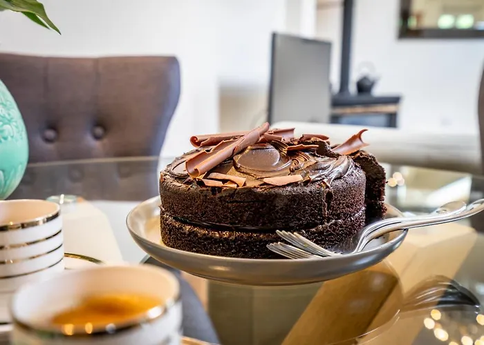 Moatside Gate Apartman *