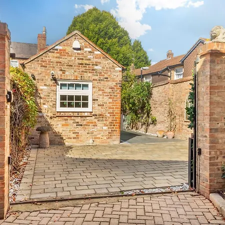 Apartment Moatside Gate